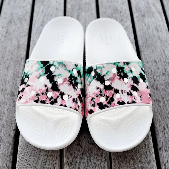 crocs tie dye mania slide